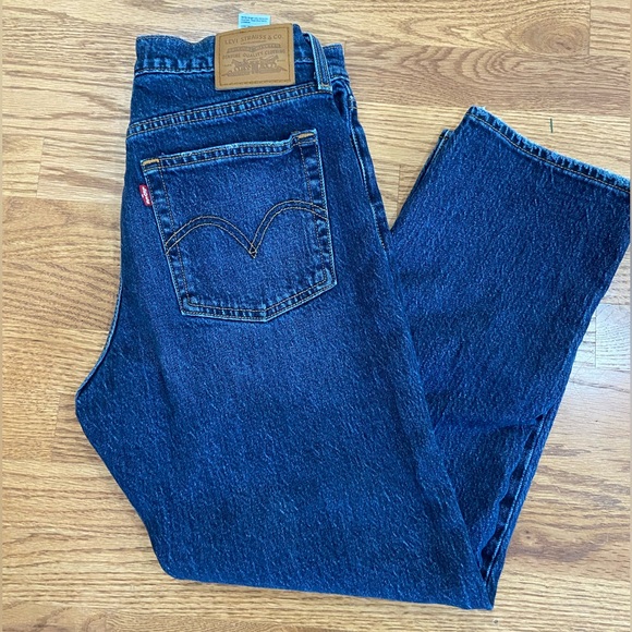 Levi's Denim - Levi's Women's Wedgie Straight Leg Jeans  28 x 26 
EUC